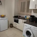 Dora's 1 Apartamento *