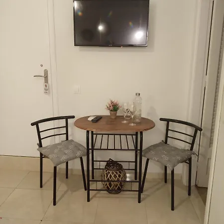 Dora's 1 Apartment *