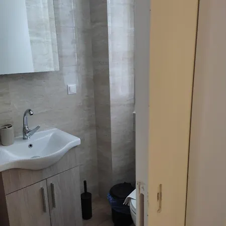 Apartment Dora's 1 *