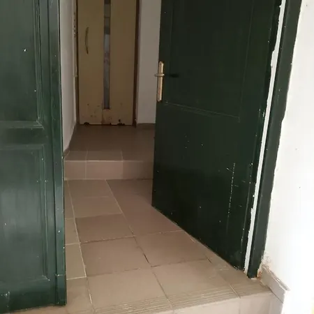 Appartement Dora's 1 *